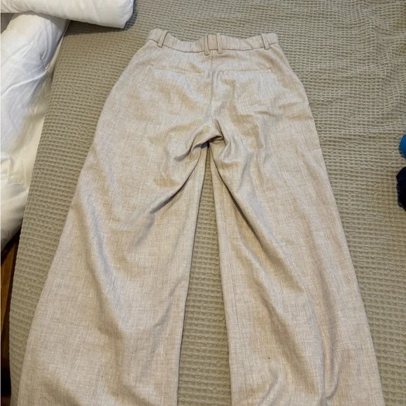 Abercrombie & Fitch Wide Leg Linen-Blend Trousers in Light Beige - Picture 6 of 6